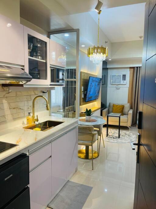 Marias Suite Near Manila Bay Free Use Of Pool מראה חיצוני תמונה